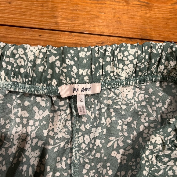 (327) —MI AMI SKIRT— - Picture 4 of 5